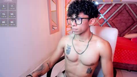 akazaboy online show from March 8, 5:17 am