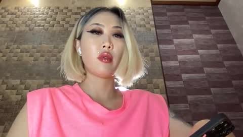 Akemi online show from October 5, 1:20 pm