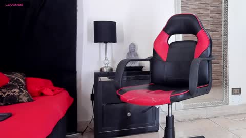 Akemi online show from February 4, 8:59 pm