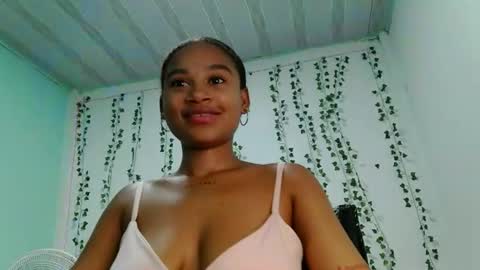 akemy_saunderz online show from June 10, 9:14 pm