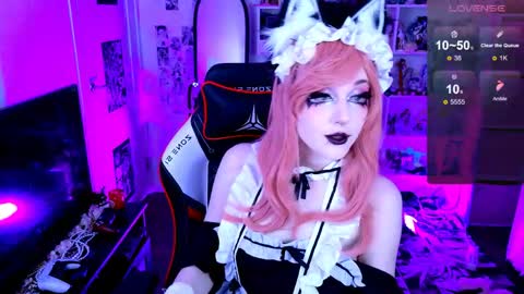 Snapshot of aki__ra chatting on May 3, 7:20 pm Aki online show from May 3, 7:20 pm