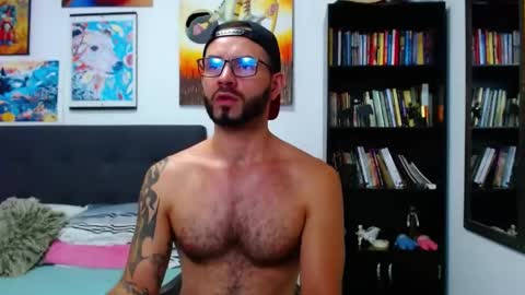akiles online show from January 10, 2:04 am