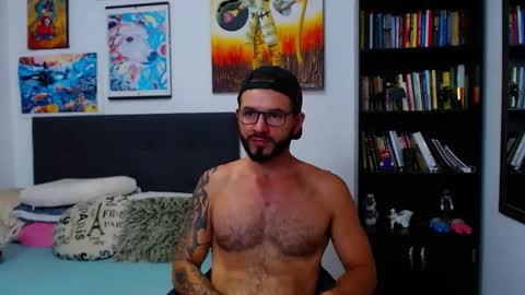 akiles online show from February 5, 11:17 pm