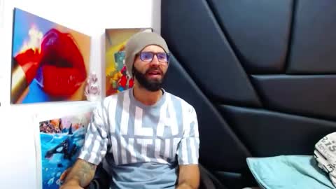 akiles online show from March 18, 11:30 pm