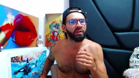 akiles online show from May 25, 11:22 pm