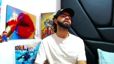 akiles online show from June 18, 11:53 pm