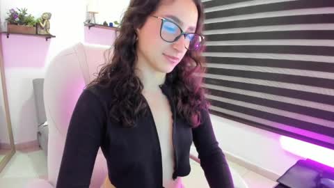 Snapshot of akira_morgan chatting on March 23, 11:47 am Akira online show from March 23, 11:47 am