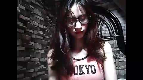 Snapshot of akira_z101 chatting on December 25, 9:56 am akira_z101 online show from December 25, 9:56 am