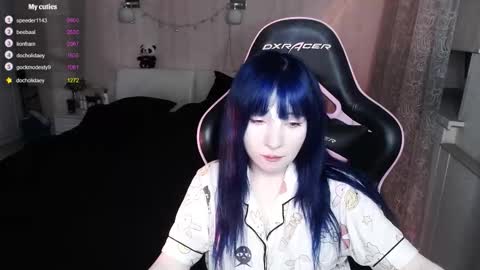 akirahartyx online show from November 27, 4:42 pm