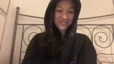 Akira Skye online show from February 3, 10:04 pm