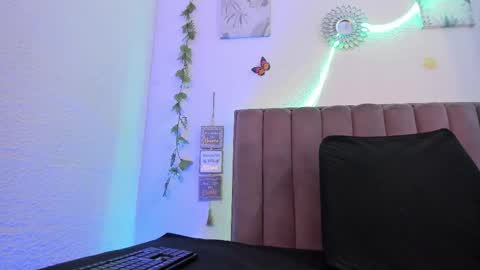 akirastone_ online show from October 30, 12:28 pm