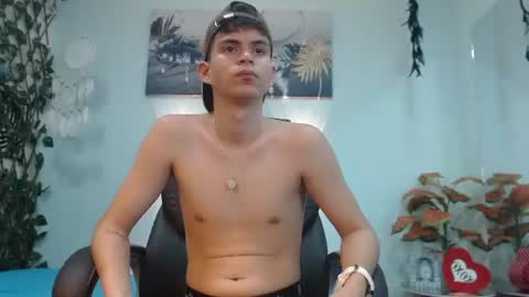 akissangel online show from June 11, 3:43 pm