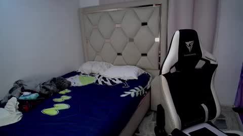 Akyra latin online show from February 3, 2:11 pm