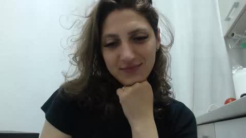 Snapshot of akyragrace chatting on May 17, 10:06 pm akyragrace online show from May 17, 10:06 pm