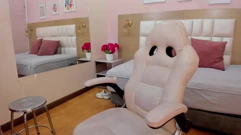 alahia_am online show from September 15, 11:32 am