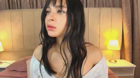 alahia_hank online show from October 6, 6:05 pm