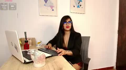 alahiacolucci online show from June 12, 1:10 pm