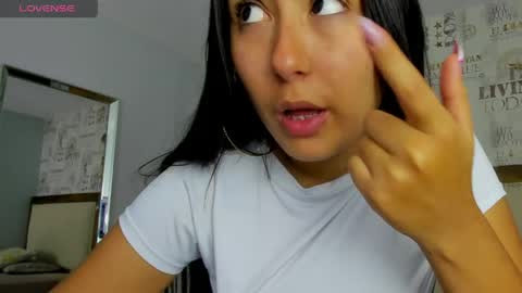 Snapshot of alahiacruz1 chatting on May 1, 7:18 pm A L A H I A online show from May 1, 7:18 pm