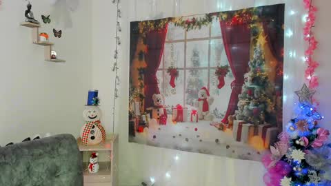 Alaia online show from December 21, 8:10 pm