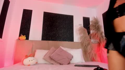 Alaia online show from January 16, 7:40 pm