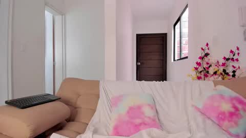 Snapshot of alaiaferrer chatting on November 20, 8:30 pm Alaia online show from November 20, 8:30 pm