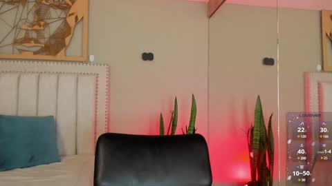 Snapshot of alaiasmile_ chatting on January 3, 1:27 am online show from January 3, 1:27 am