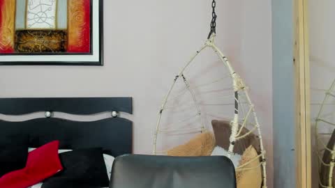 Snapshot of alaiasmile_ chatting on January 11, 11:12 am online show from January 11, 11:12 am