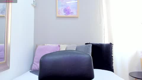 Snapshot of alaiasmile_ chatting on January 14, 6:07 pm online show from January 14, 6:07 pm