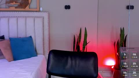 Snapshot of alaiasmile_ chatting on January 26, 6:48 pm online show from January 26, 6:48 pm