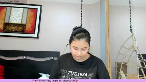 Snapshot of alaiasmile_ chatting on February 23, 12:05 pm online show from February 23, 12:05 pm
