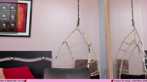 Snapshot of alaiasmile_ chatting on March 4, 9:32 pm online show from March 4, 9:32 pm