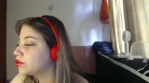 alaina_blessed online show from May 1, 8:35 pm