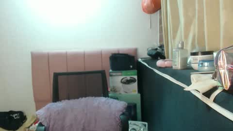 alaina_blessed online show from May 21, 12:06 am