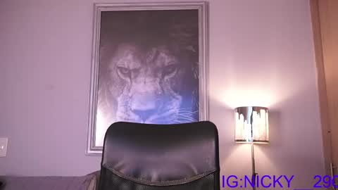 Snapshot of alan_morrys chatting on April 21, 1:29 am alan_morrys online show from April 21, 1:29 am