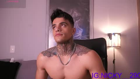 Snapshot of alan_morrys chatting on April 29, 12:05 am alan_morrys online show from April 29, 12:05 am