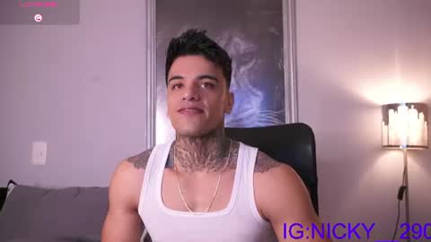 Snapshot of alan_morrys chatting on June 14, 1:47 am alan_morrys online show from June 14, 1:47 am