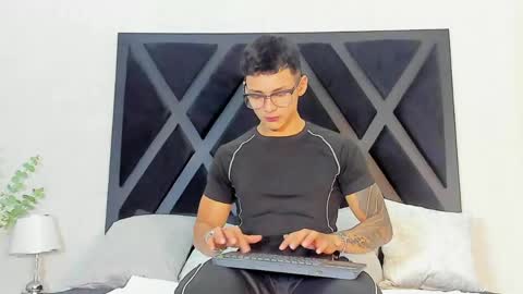 Snapshot of alan_salazar chatting on May 19, 5:41 pm alan_salazar online show from May 19, 5:41 pm