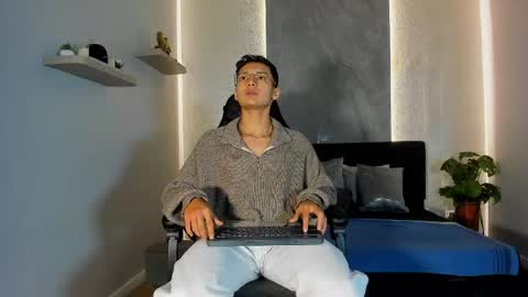 Snapshot of alan_salazar chatting on May 24, 2:22 pm alan_salazar online show from May 24, 2:22 pm