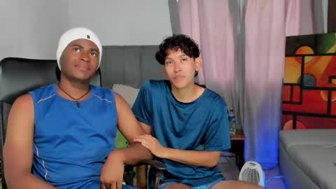 Snapshot of alan_scot chatting on April 21, 6:12 pm Alan and Criss - WE JUST FRIENDS WITH BENEFITS BOTH VERS online show from April 21, 6:12 pm