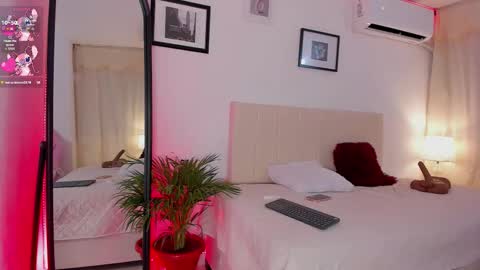 alana_ada online show from October 16, 2:23 am