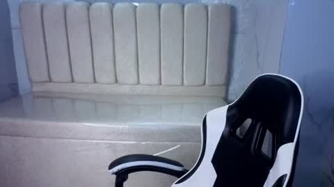 Snapshot of alana_fox_tx chatting on June 21, 12:41 pm Follow me.. Live 1430 to 2100 online show from June 21, 12:41 pm