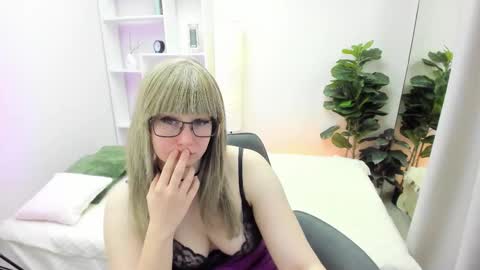 Snapshot of alana_soft chatting on January 16, 6:28 am Alana online show from January 16, 6:28 am