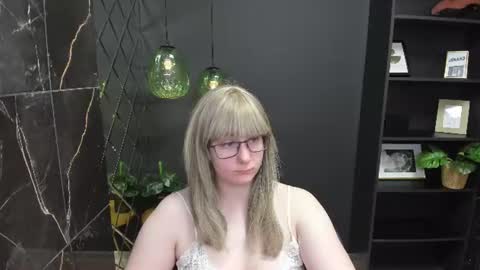 Alana online show from June 21, 5:54 am