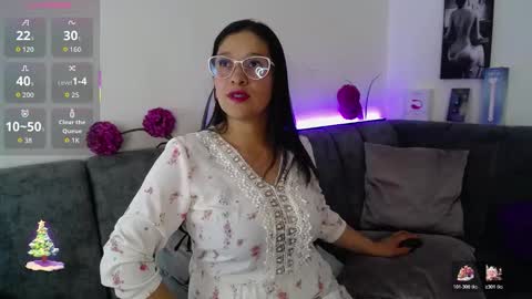 Alana  online show from February 5, 7:40 pm