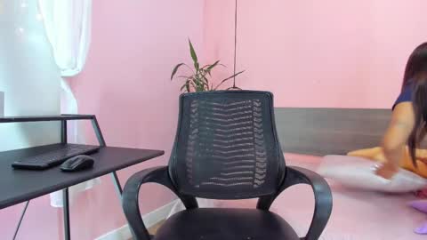 Alana online show from September 9, 8:30 pm