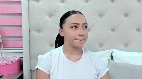 Alana  online show from July 25, 9:56 pm