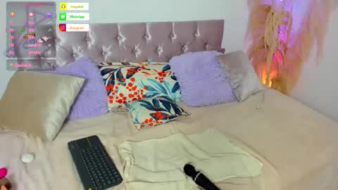 Snapshot of alana_vega69 chatting on February 12, 2:34 pm alana_vega69 online show from February 12, 2:34 pm