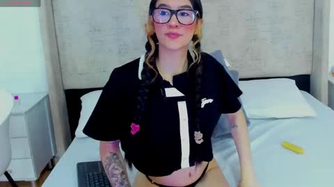 Snapshot of alana_vera chatting on June 4, 7:20 pm Alana Vera online show from June 4, 7:20 pm