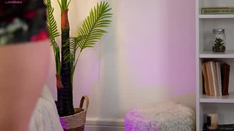 AlanaBaabe online show from March 23, 5:00 am