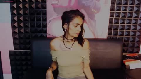 alanadelray online show from October 23, 8:35 am